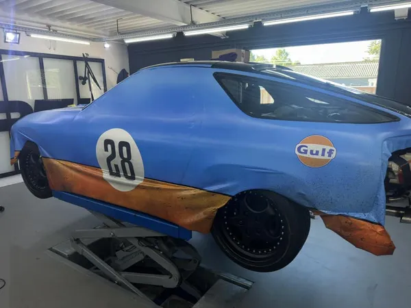 Gulf livery #28 — showcase wrap project in WMR studio