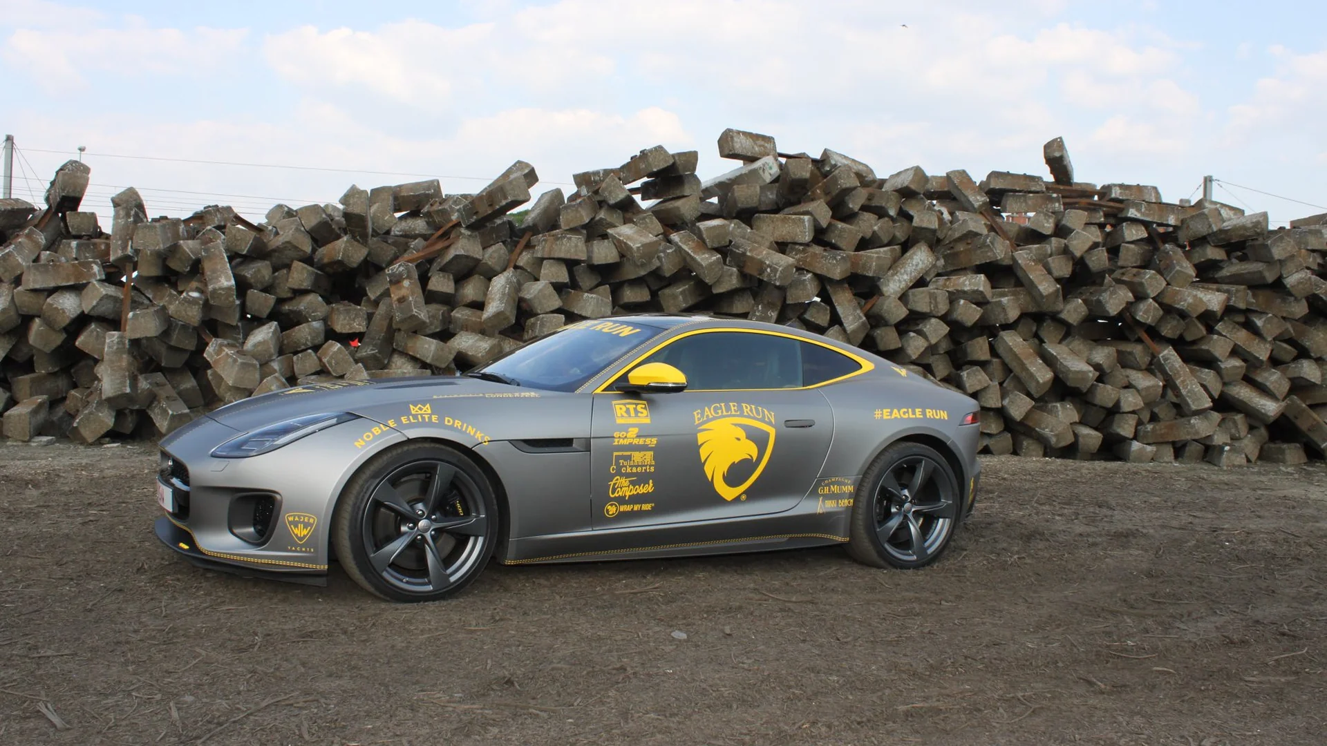 Jaguar F-Type yellow grey striping accent wrap — Wrap My Ride Putte